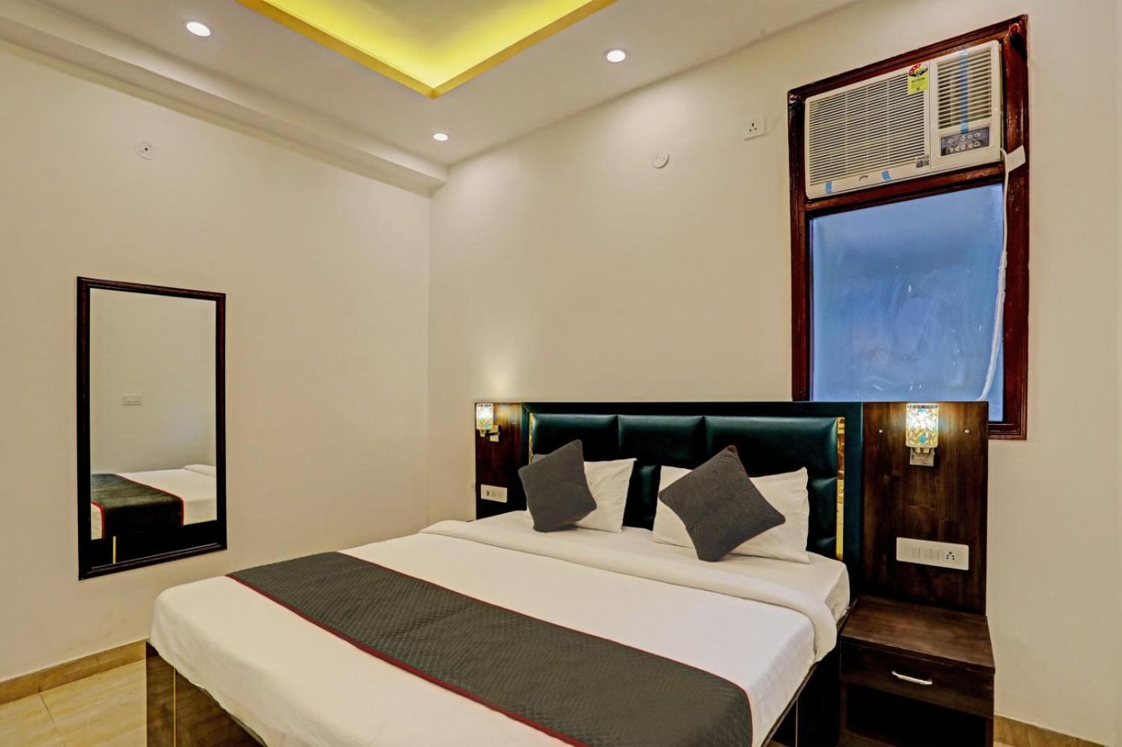 Hotel Golden Prime King Yeni Delhi Dış mekan fotoğraf